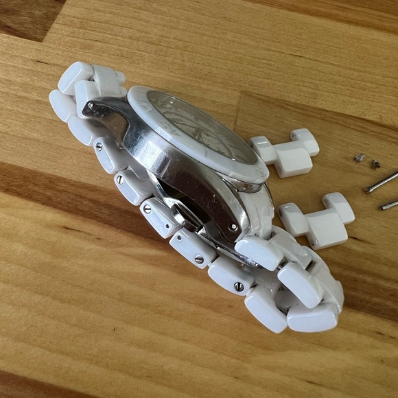 White Ceramic Fossil Watch - Picture 3 of 5